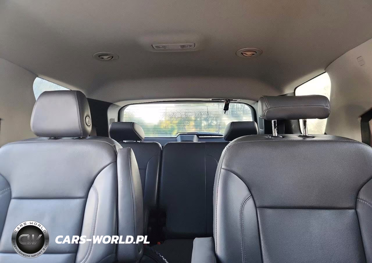 2018 Chevrolet Traverse Premier VIN:1GNERKKW0JJ198798 - 10