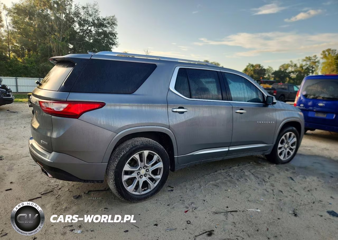2018 Chevrolet Traverse Premier VIN:1GNERKKW0JJ198798 - 3