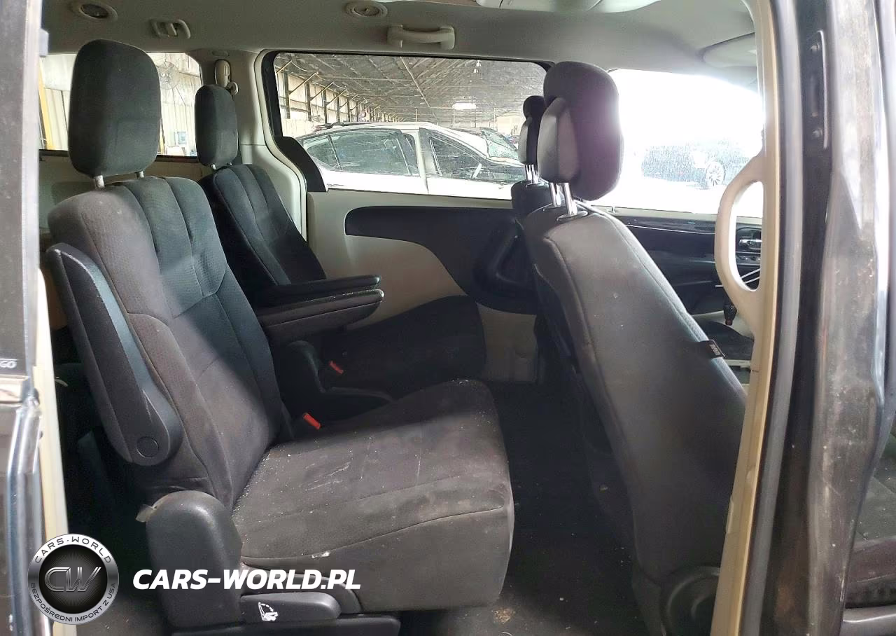 2011 Chrysler Town & Country Touring VIN:2A4RR5DG2BR715852 - 11