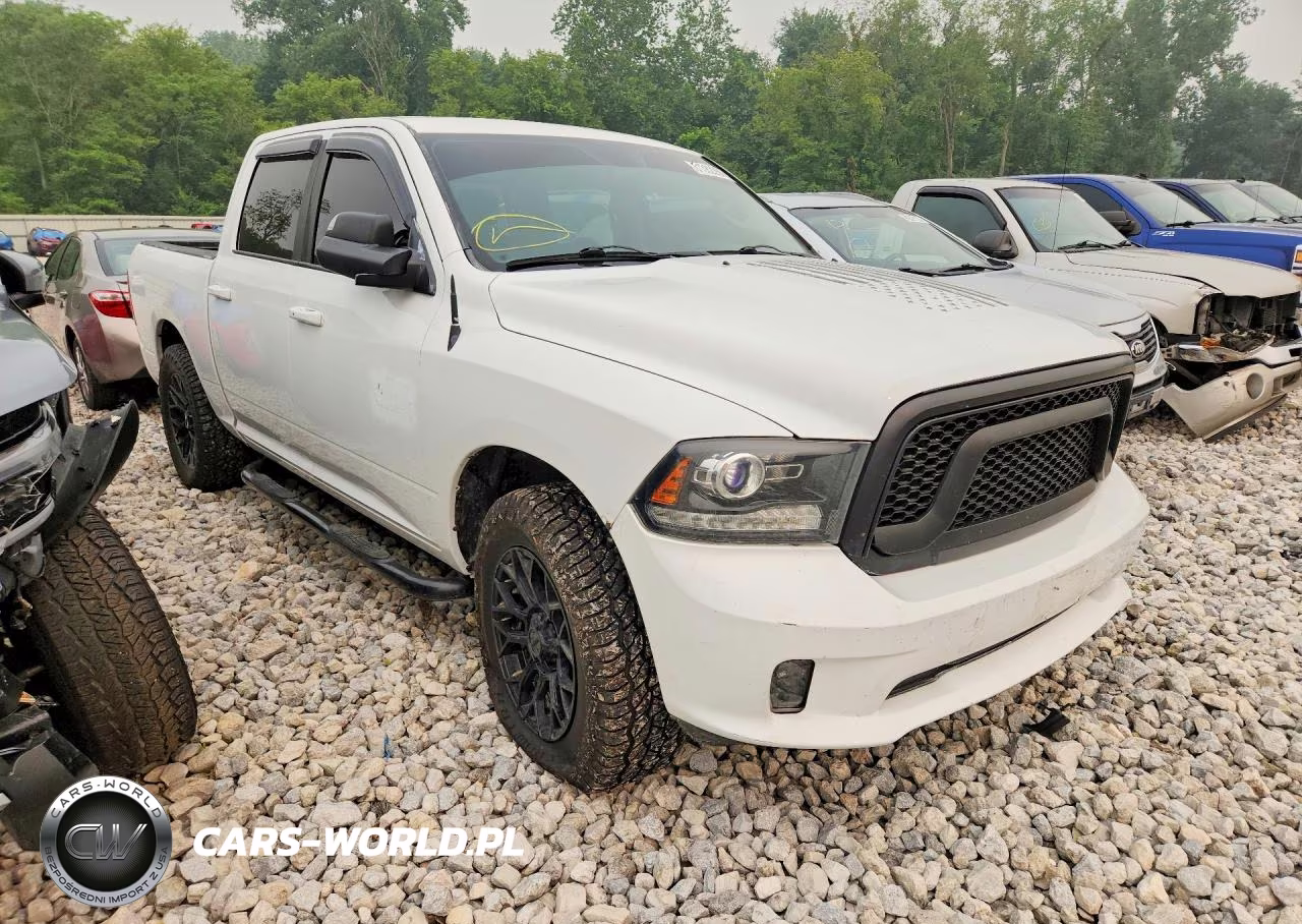 2016 Ram 1500 Sport VIN:1C6RR7MT3GS129043 - 4