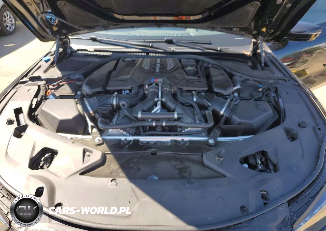 2024 BMW M8 VIN:WBSDZ0C06RCR10856 - 11