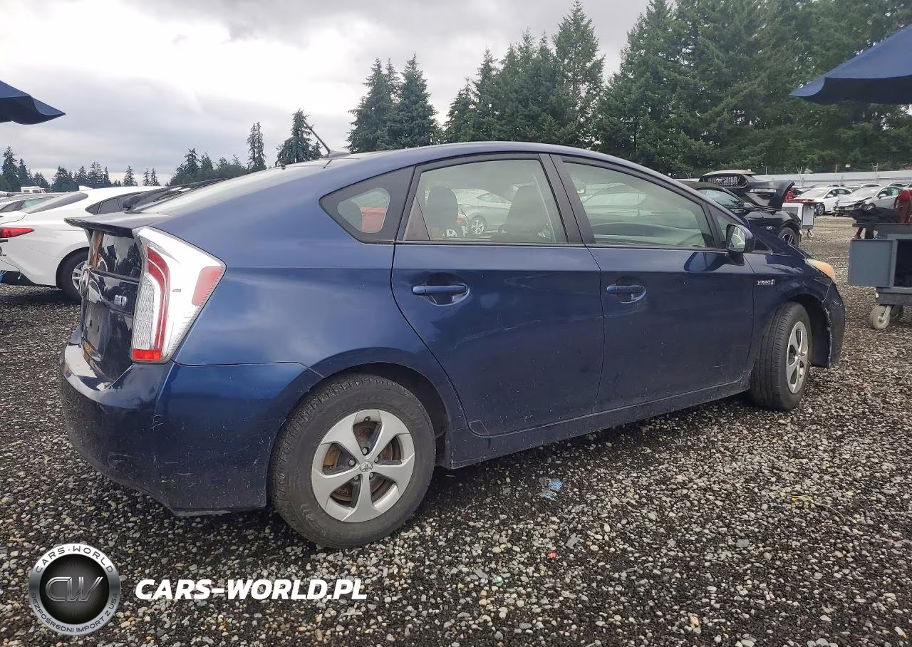 2013 Toyota Prius Three VIN:JTDKN3DU5D1621758 - 3