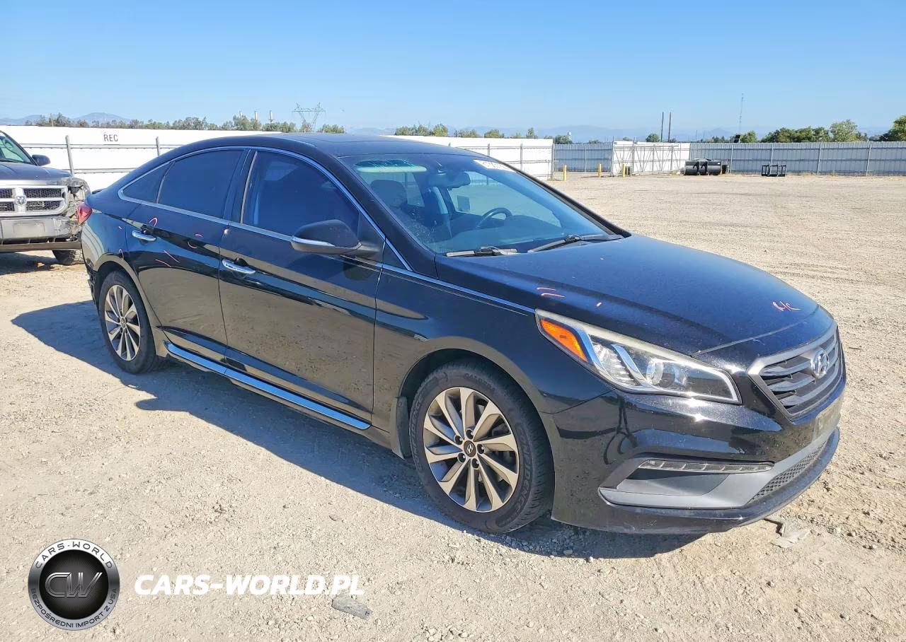 2016 Hyundai Sonata Sport VIN:5NPE34AF9GH415600 - 4