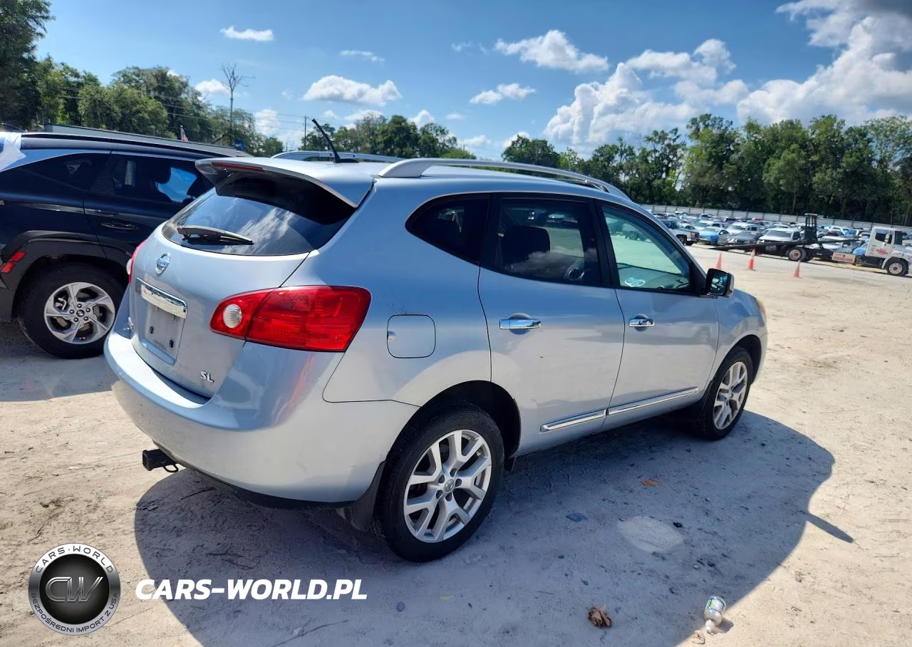 2013 Nissan Rogue S VIN:JN8AS5MT4DW028892 - 3