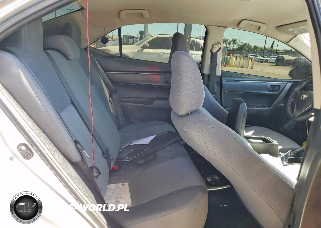 2015 Toyota Corolla L VIN:5YFBURHE4FP303301 - 10