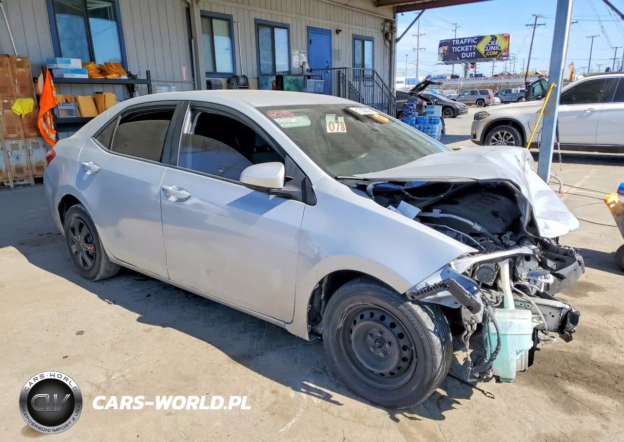 2015 Toyota Corolla L VIN:5YFBURHE4FP303301 - 4