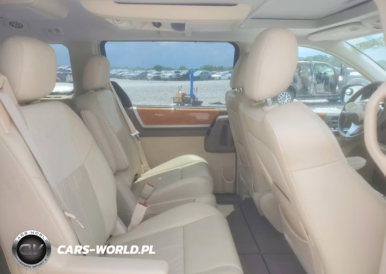 2008 Chrysler Town & Country Limited VIN:2A8HR64X88R648120 - 11