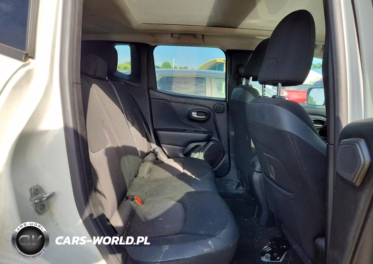 2023 Jeep Renegade Latitude VIN:ZACNJDB12PPP44622 - 11