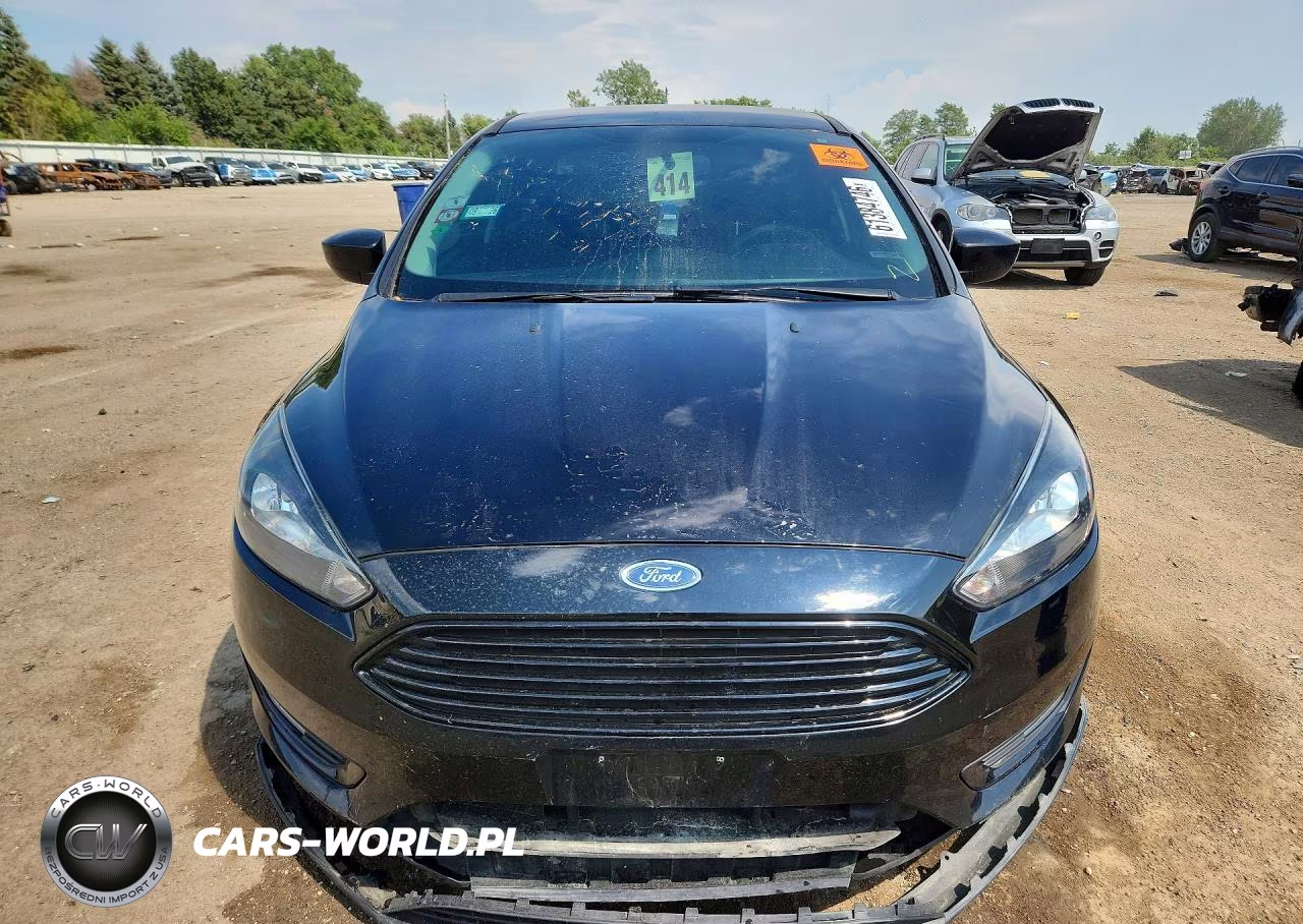 2018 Ford Focus Se VIN:1FADP3FE4JL257248 - 5