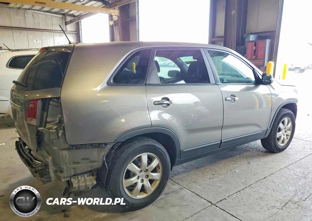 2011 Kia Sorento Lx VIN:5XYKT3A15BG187094 - 3