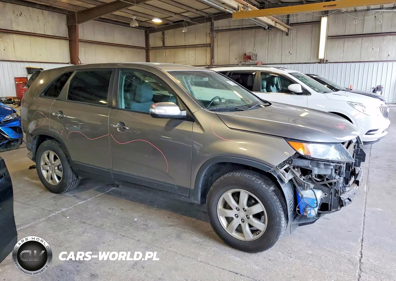 2011 Kia Sorento Lx VIN:5XYKT3A15BG187094 - 4