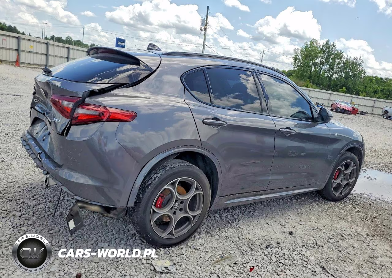 2022 Alfa Romeo Stelvio Ti VIN:ZASPAKBN8N7D38431 - 3