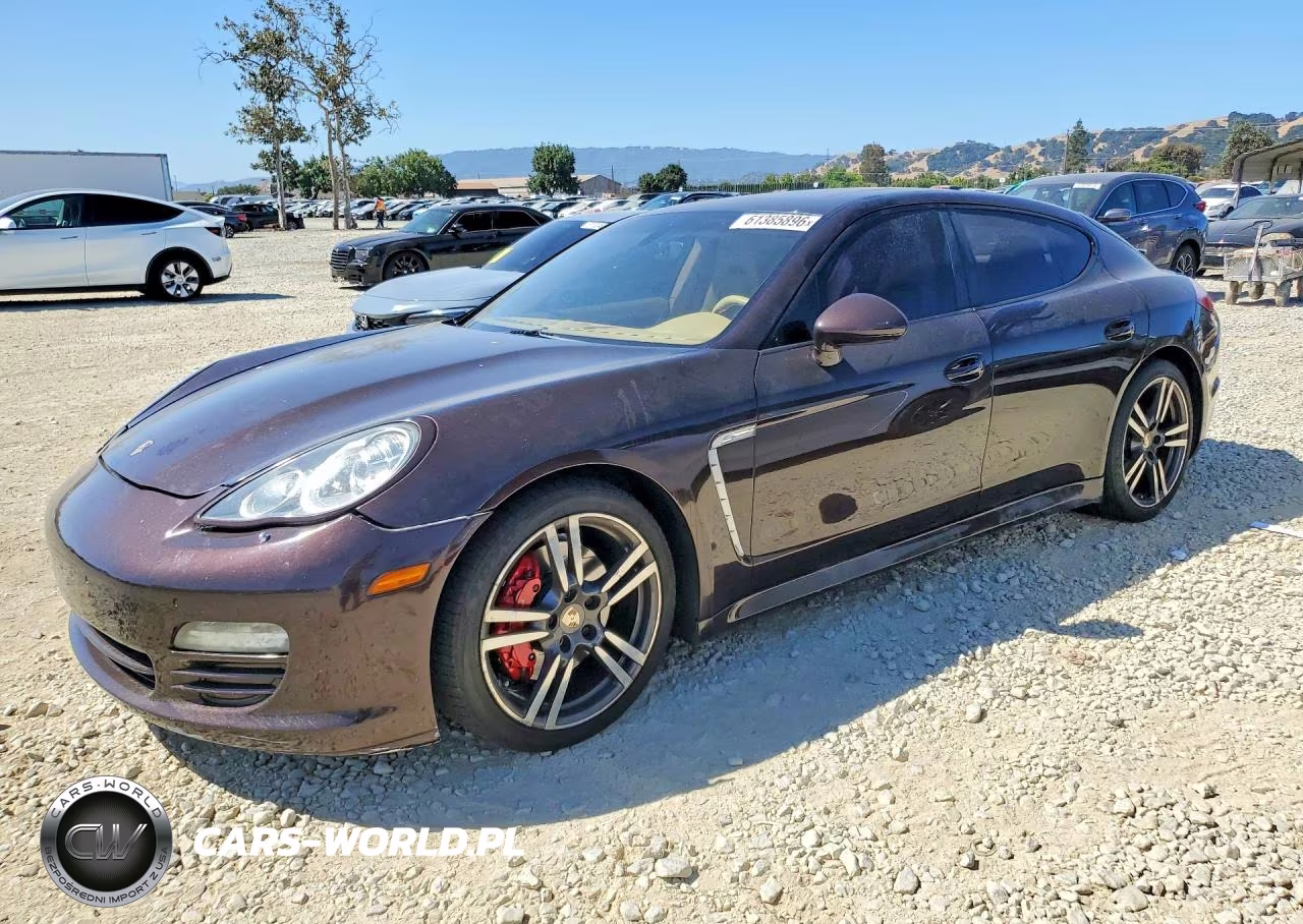 2013 Porsche Panamera 2