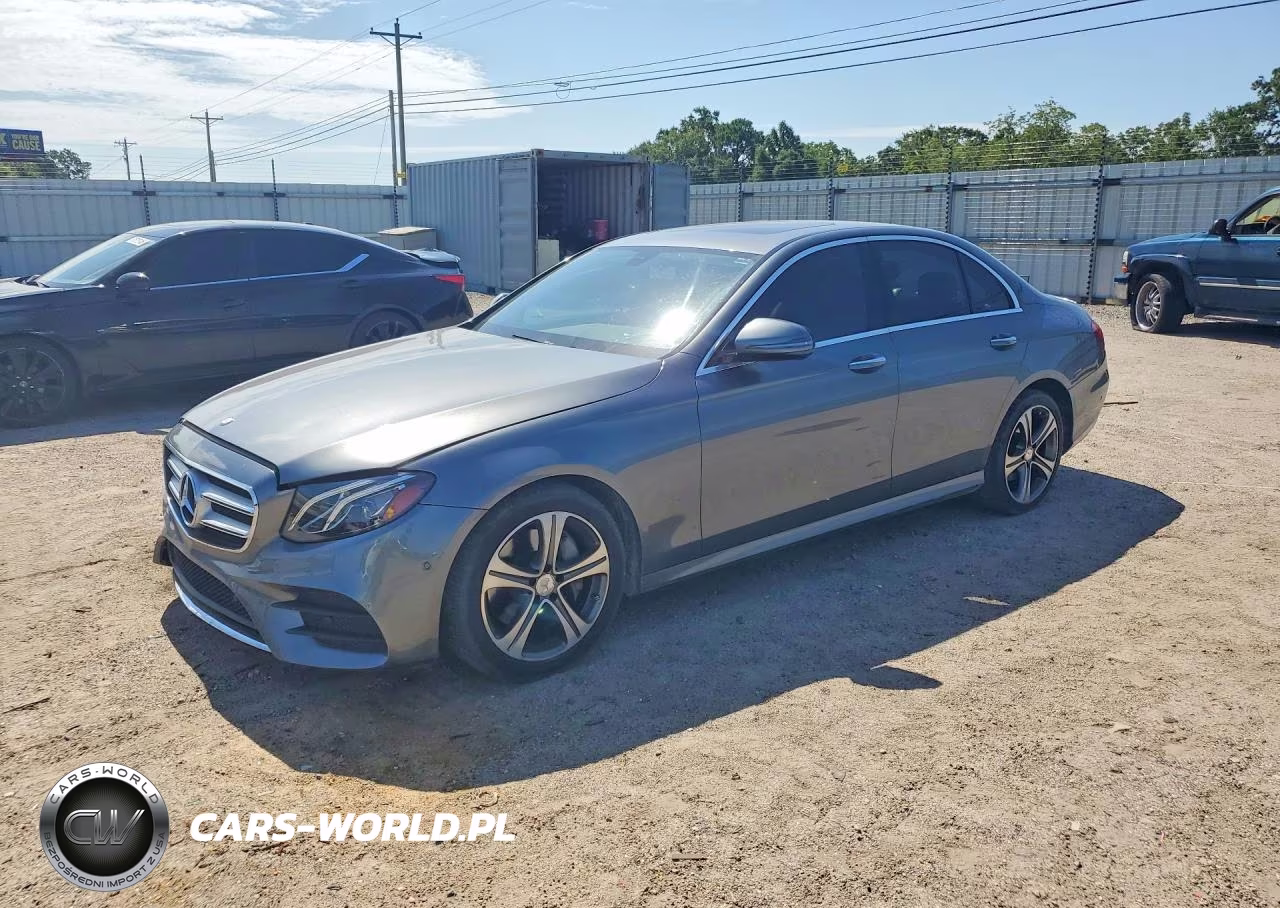 2017 Mercedes-Benz E 300 – zdjęcie 1 z 12
