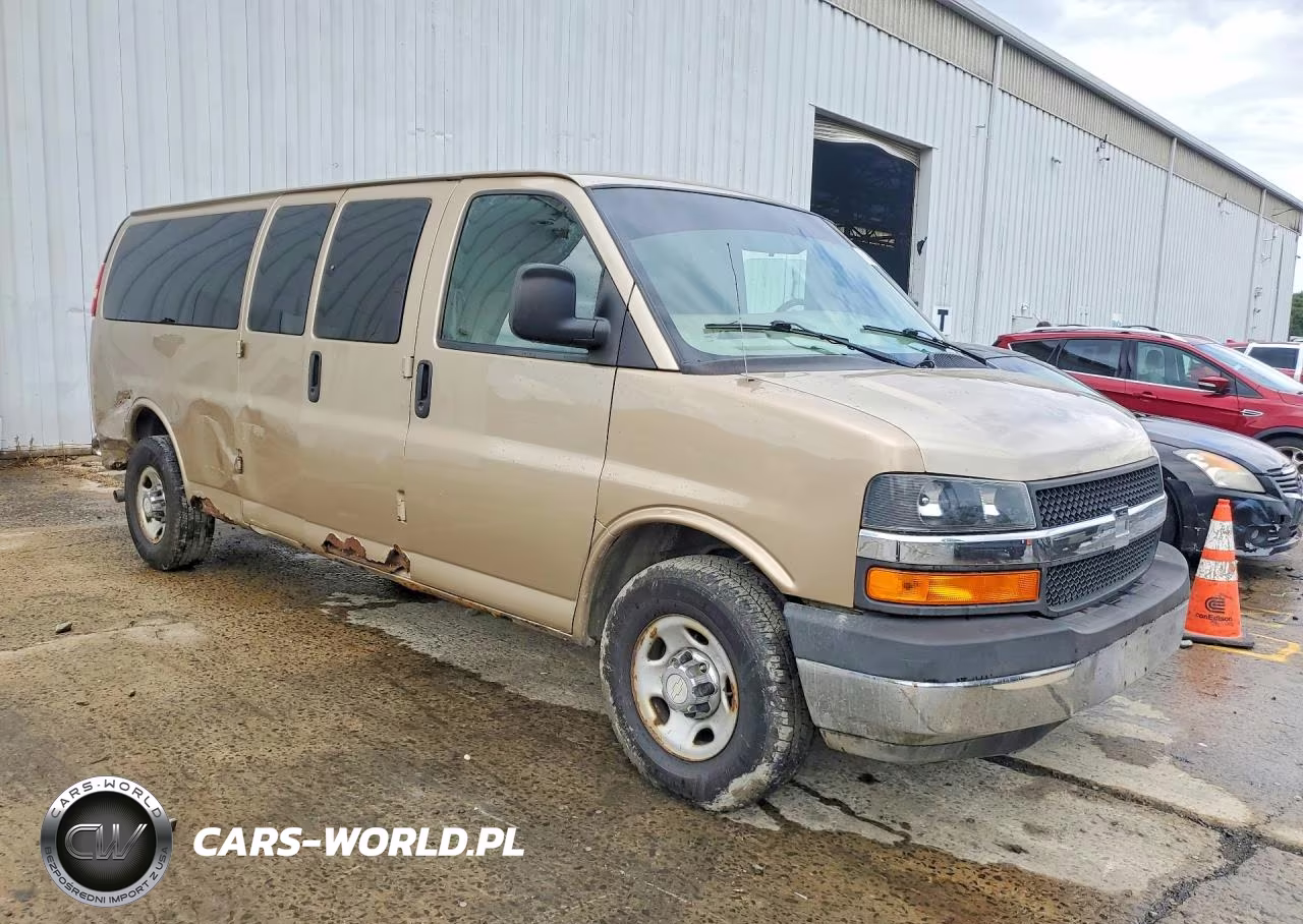 2007 Chevrolet Express G3500 VIN:1GAHG39U071112896 - 4