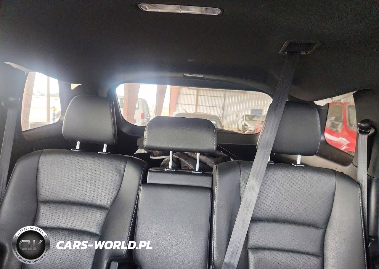 2023 Honda Passport Elite VIN:5FNYF8H06PB001394 - 10