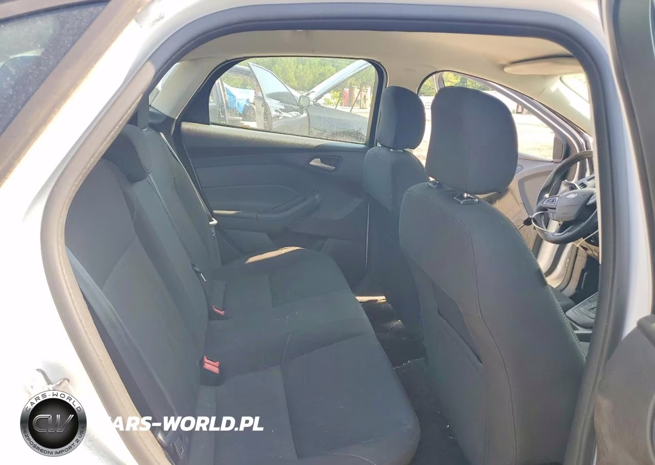 2017 Ford Focus Se VIN:1FADP3F28HL278555 - 10