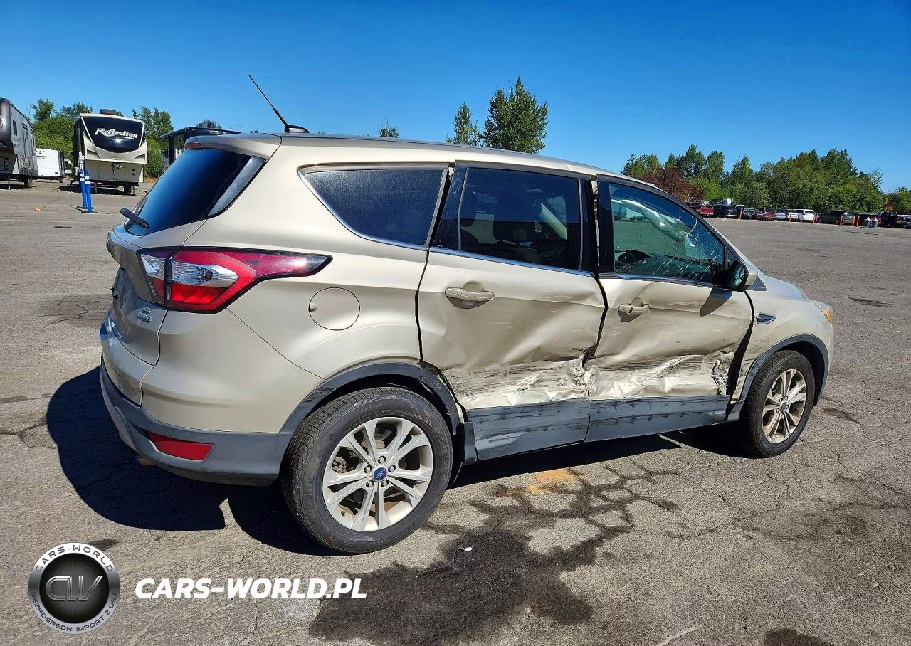 2017 Ford Escape Se VIN:1FMCU9GD5HUE24093 - 3
