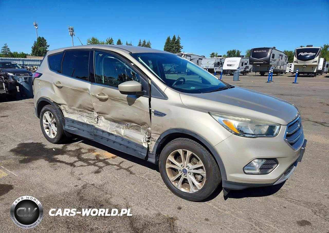 2017 Ford Escape Se VIN:1FMCU9GD5HUE24093 - 4