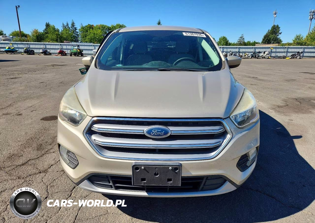 2017 Ford Escape Se VIN:1FMCU9GD5HUE24093 - 5