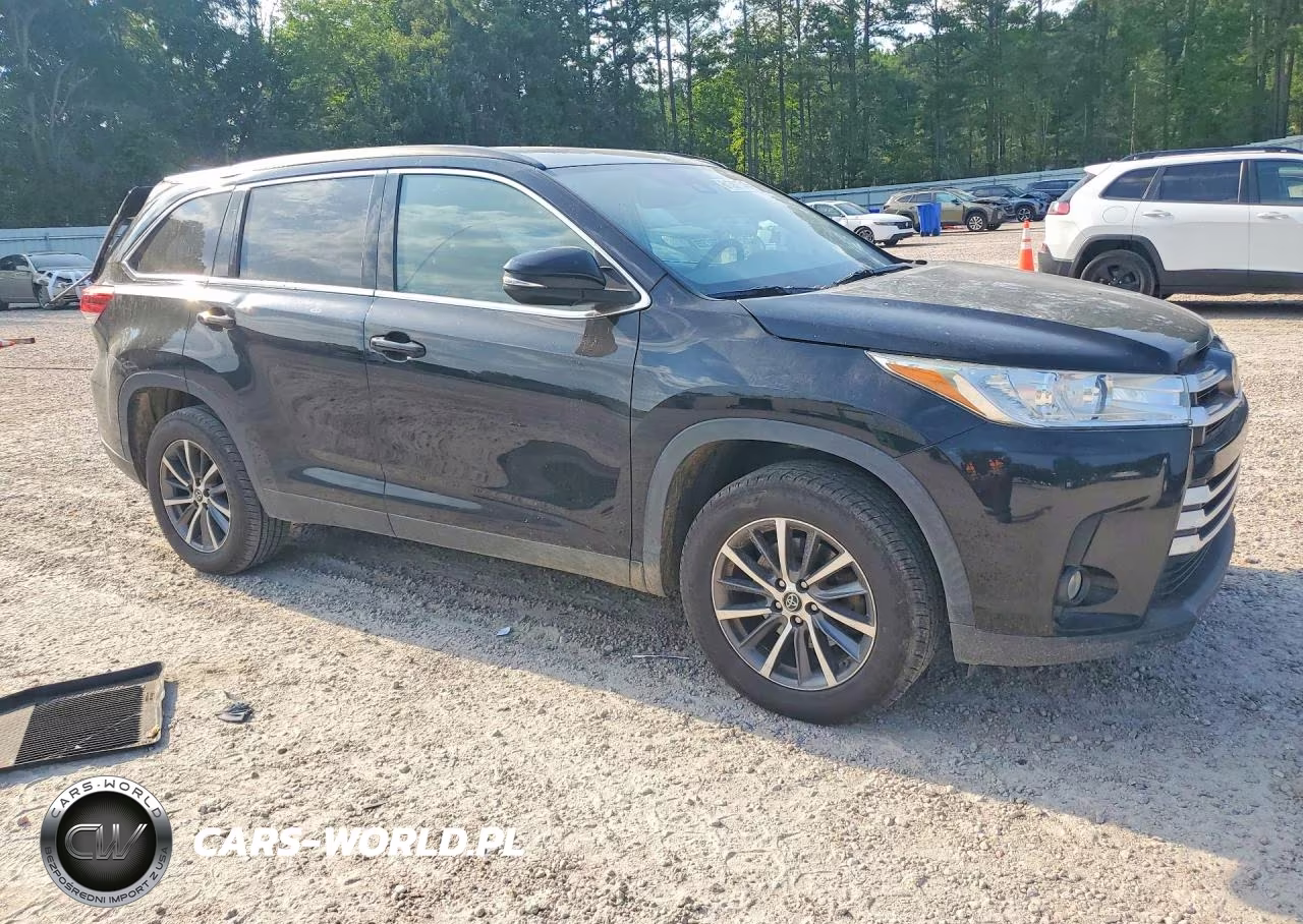 2019 Toyota Highlander Xle VIN:5TDKZRFHXKS355449 - 4
