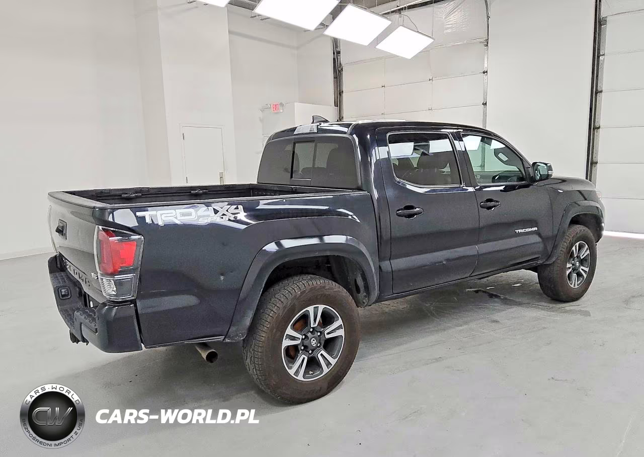 2018 Toyota Tacoma Trd Sport VIN:3TMCZ5AN0JM180668 - 3