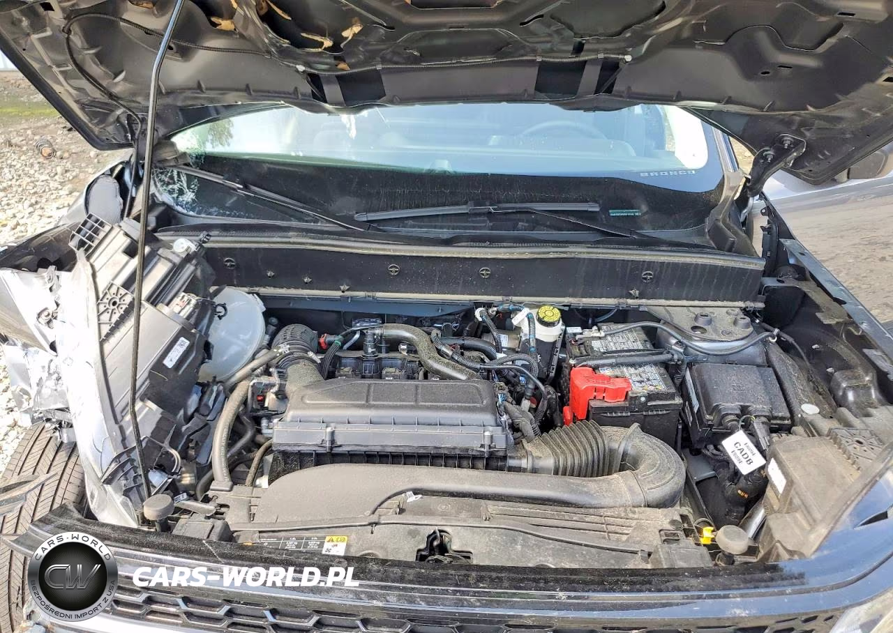 2025 Ford Bronco Sport Outer Banks VIN:3FMCR9CN5SRF18165 - 11