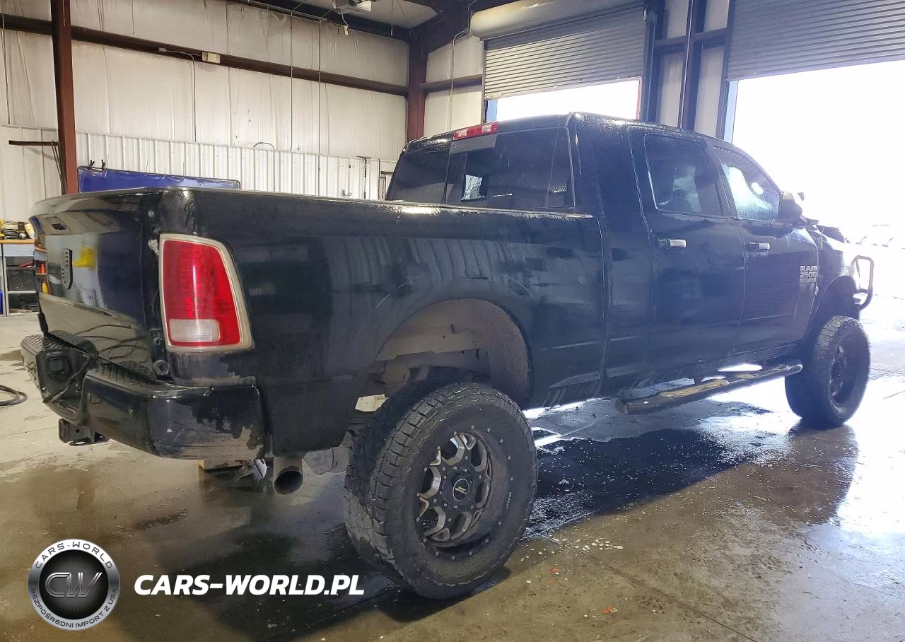 2013 Ram 2500 Laramie VIN:3C6UR5NL4DG558692 - 3