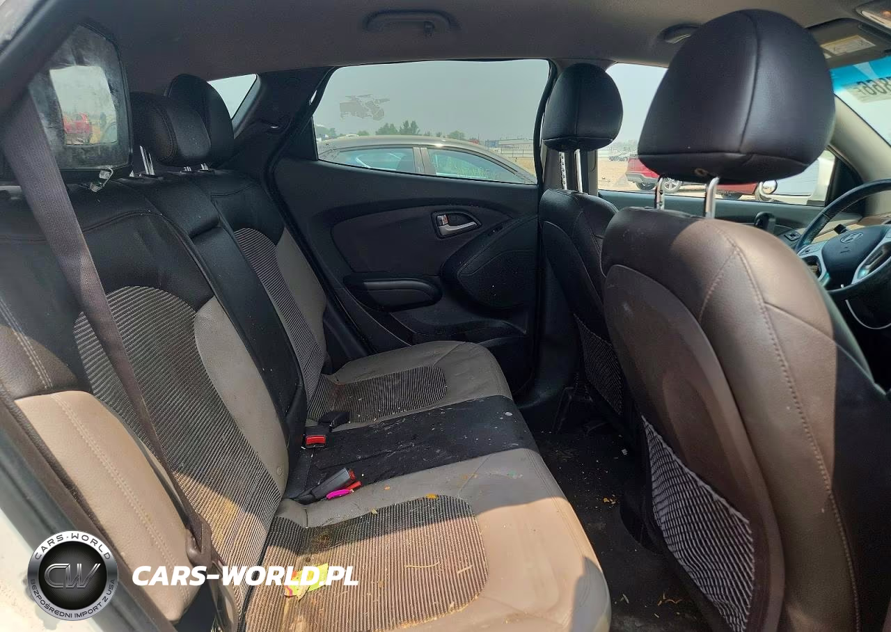 2011 Hyundai Tucson Gls VIN:KM8JUCAC0BU243804 - 10