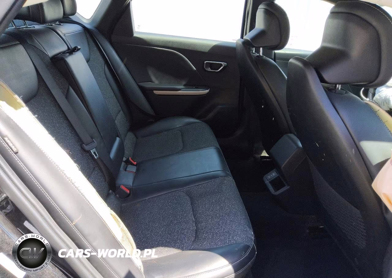 2025 Kia K4 Gt Line VIN:3KPFW4DE2SE236102 - 10