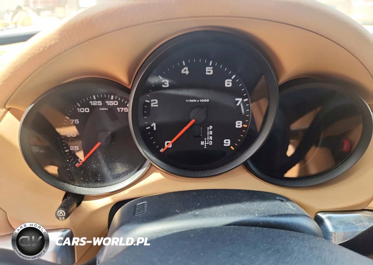 2016 Porsche Boxster VIN:WP0CA2A87GS120712 - 9