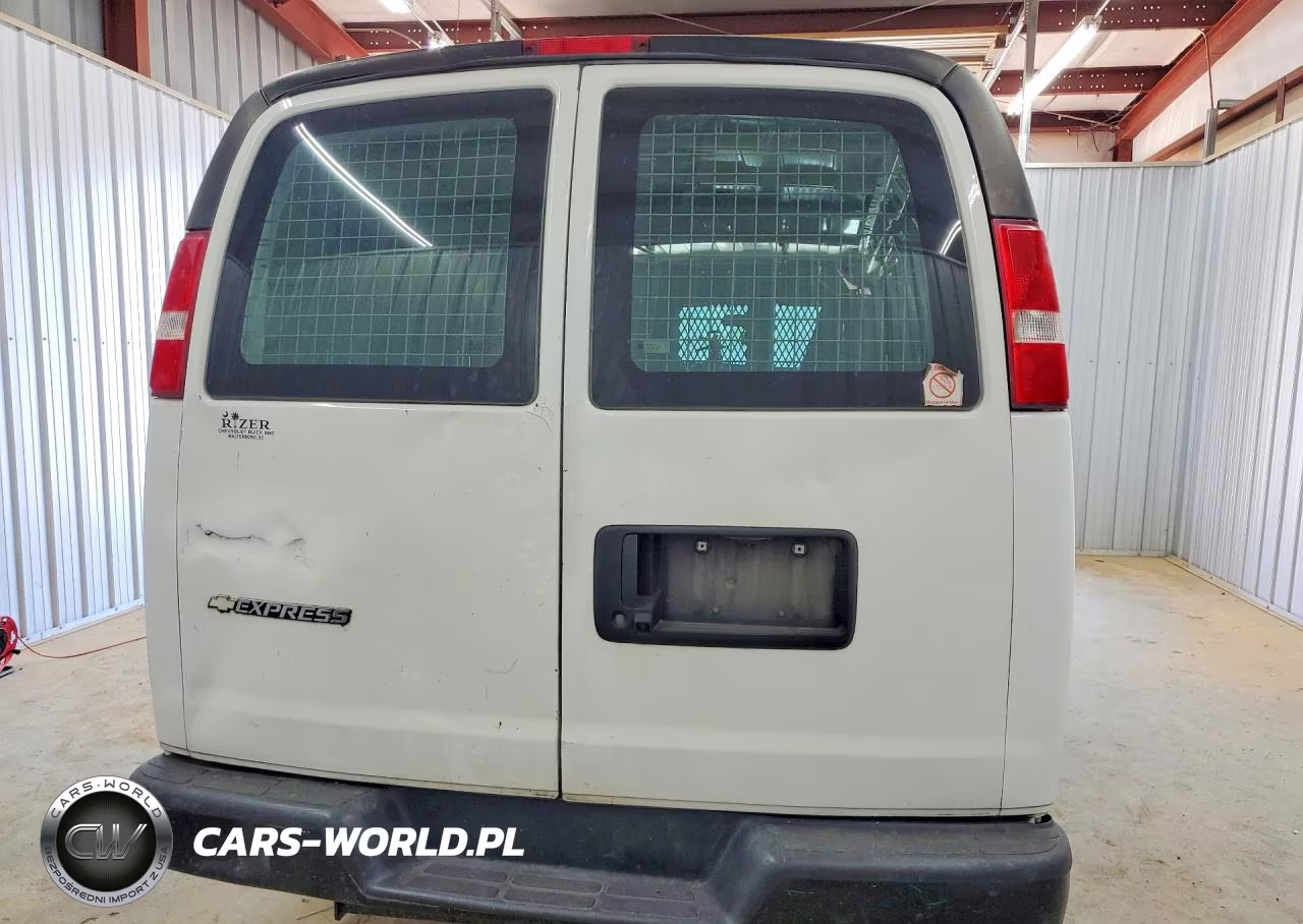 2019 Chevrolet Express G2500 VIN:1GCWGBFP3K1159548 - 6