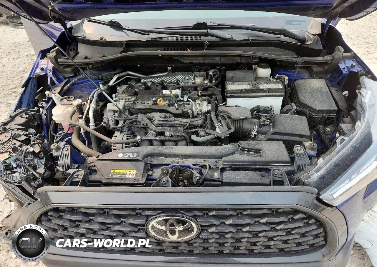 2022 Toyota Corolla Cross Le VIN:7MUCAABG0NV033570 - 12