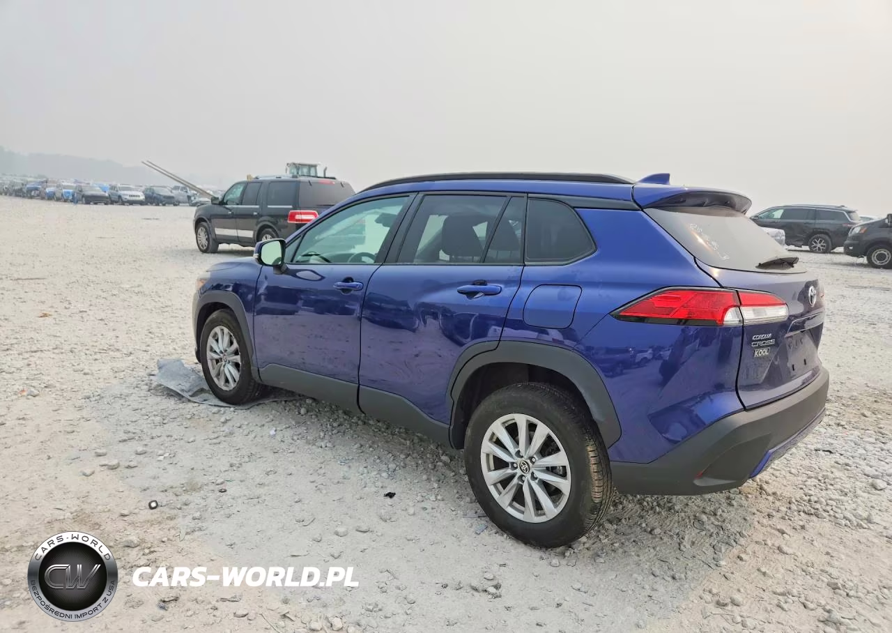 2022 Toyota Corolla Cross Le VIN:7MUCAABG0NV033570 - 2