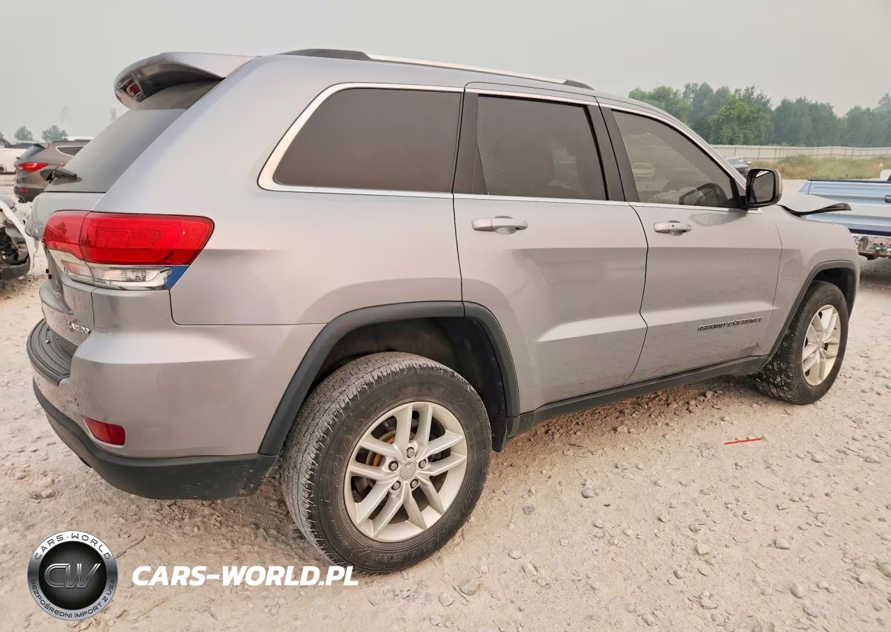2018 Jeep Grand Cherokee Laredo VIN:1C4RJFAG5JC170759 - 3