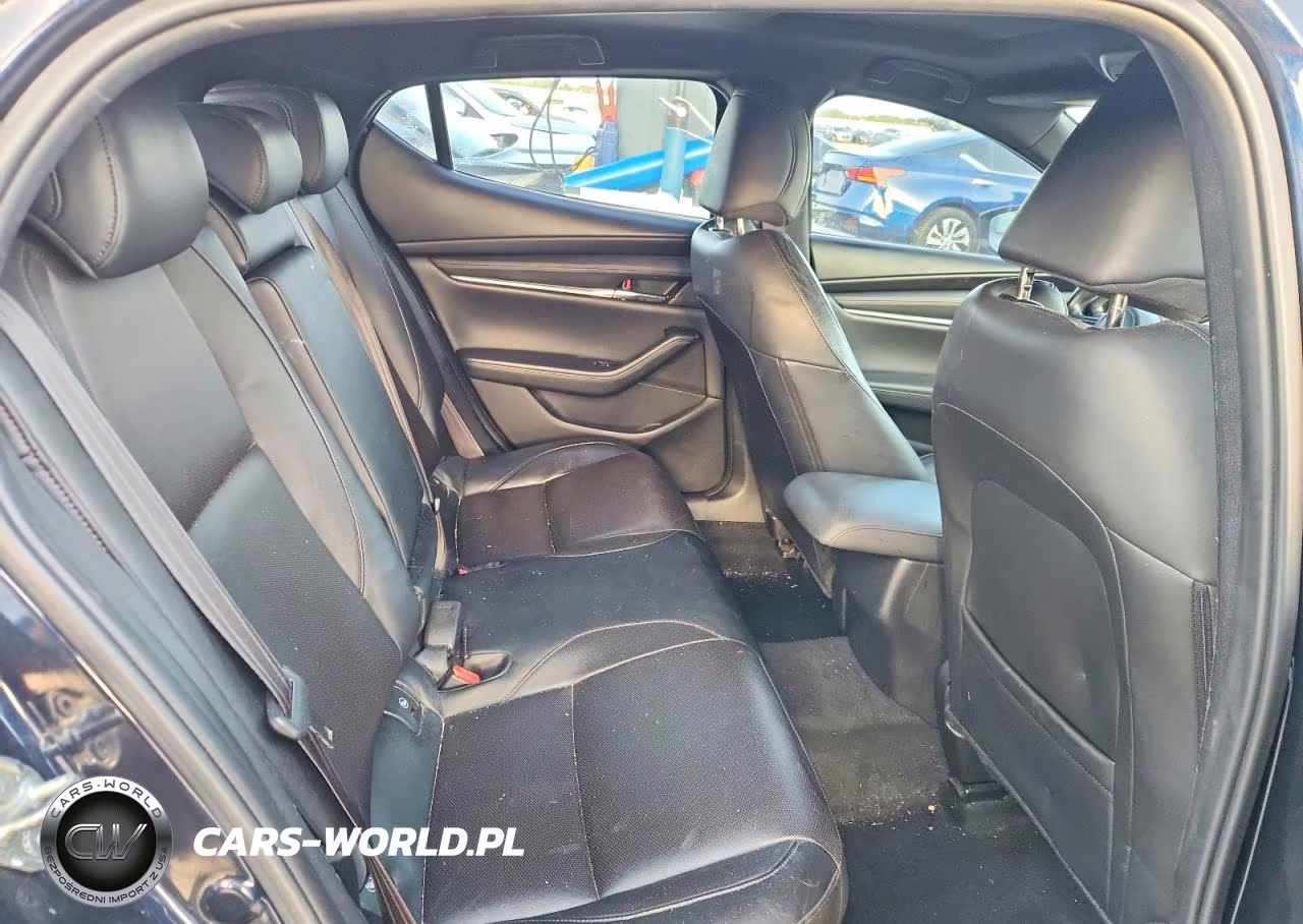 2020 Mazda 3 Premium VIN:JM1BPANM3L1163441 - 10