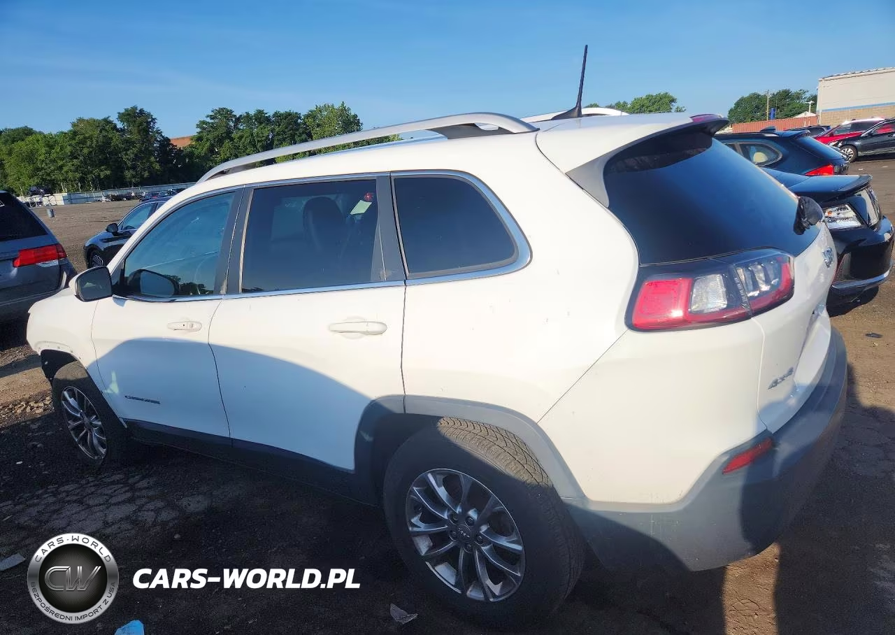 2019 Jeep Cherokee Latitude Plus VIN:1C4PJMLB3KD140538 - 2