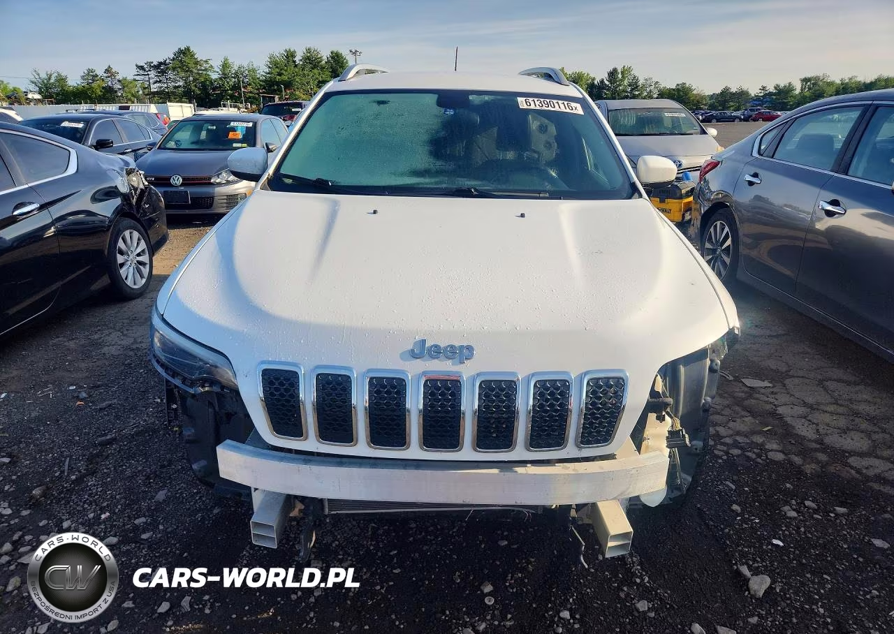 2019 Jeep Cherokee Latitude Plus VIN:1C4PJMLB3KD140538 - 5