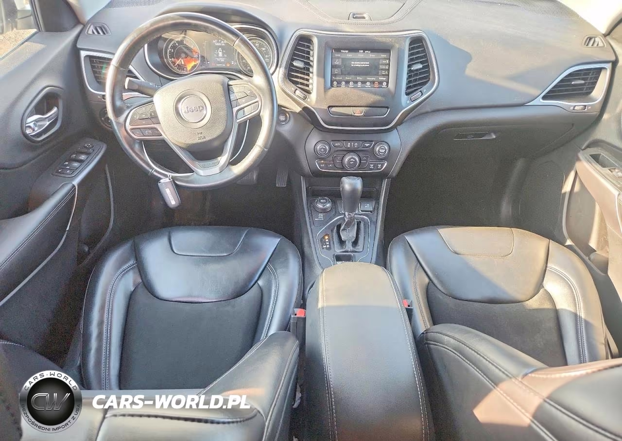 2019 Jeep Cherokee Latitude Plus VIN:1C4PJMLB3KD140538 - 8
