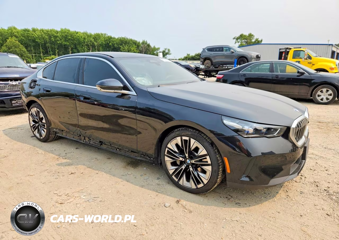 2024 BMW 530 Xi VIN:WBA53FJ04RCR24223 - 4