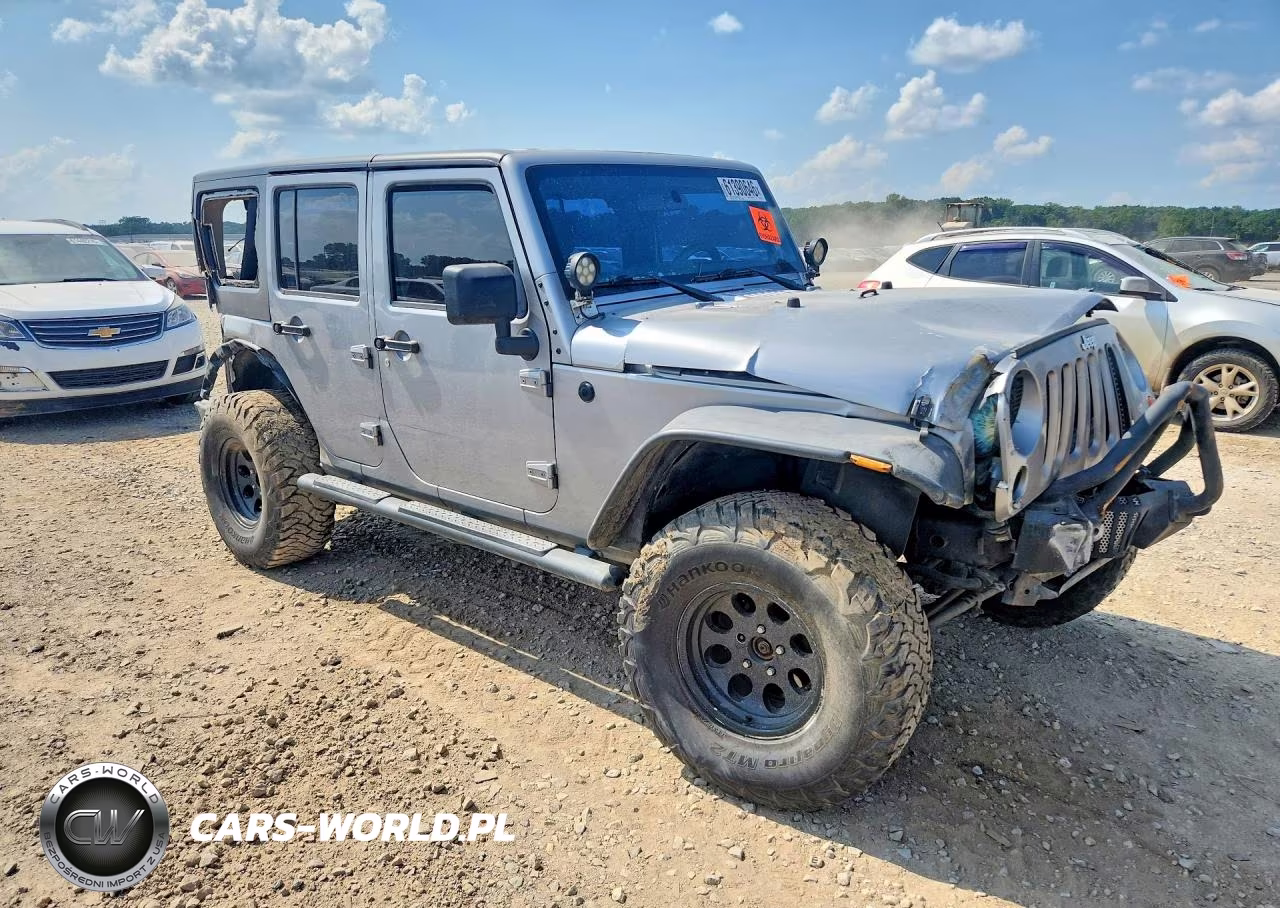 2013 Jeep Wrangler Unlimited Sport VIN:1C4BJWDG6DL553546 - 4