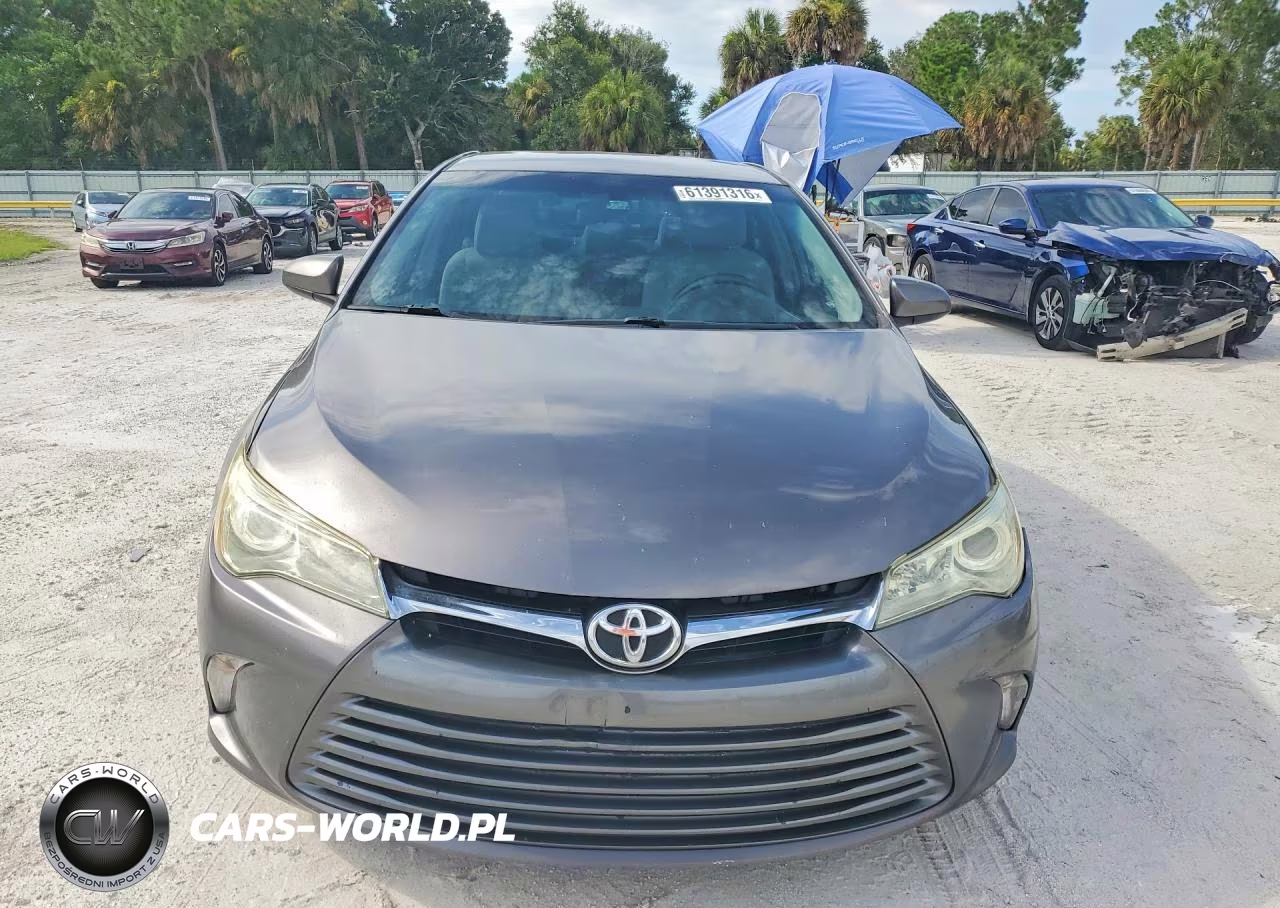 2016 Toyota Camry Le VIN:4T1BF1FK5GU595576 - 5