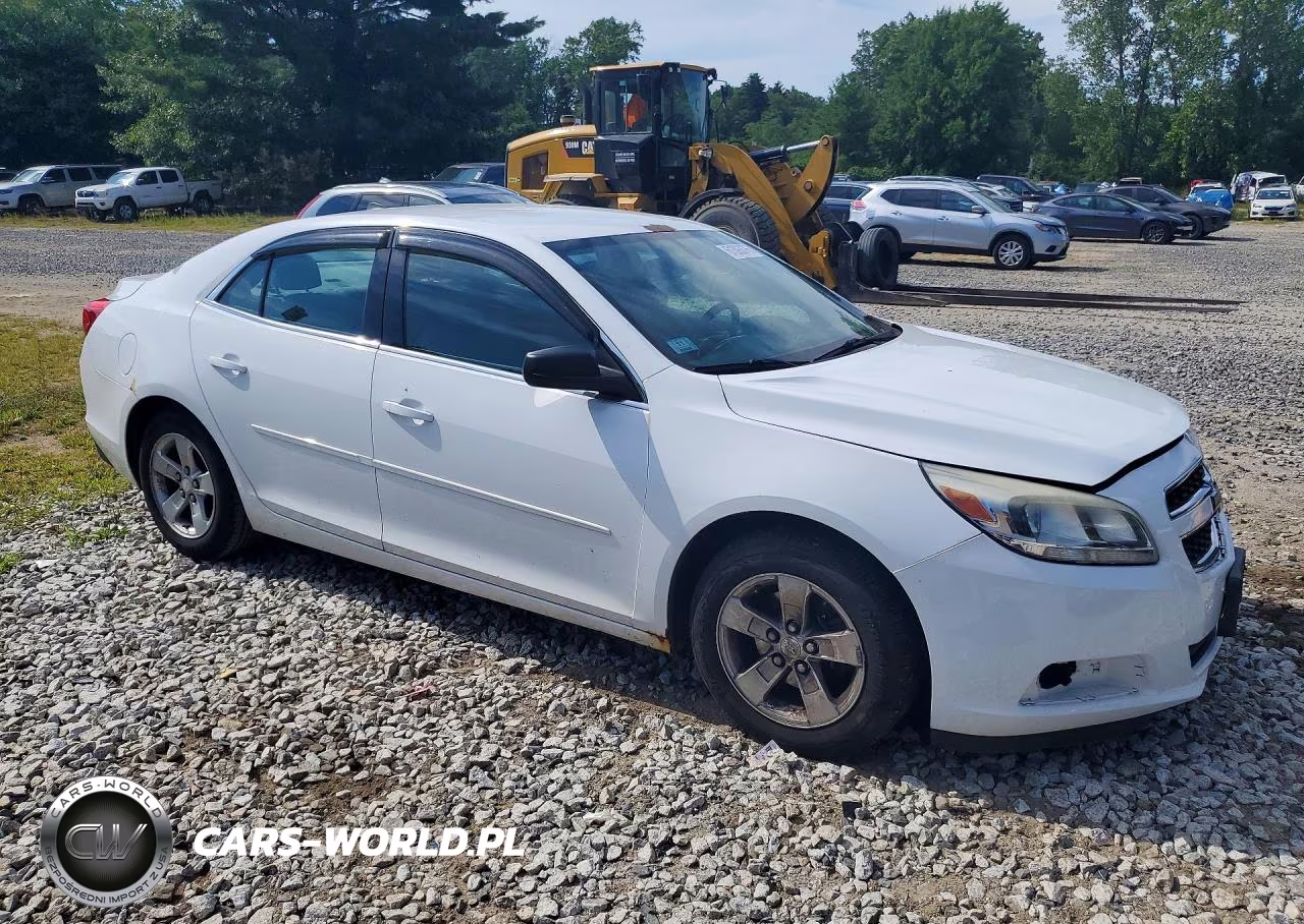 2013 Chevrolet Malibu Ls VIN:1G11B5SA0DF194168 - 4