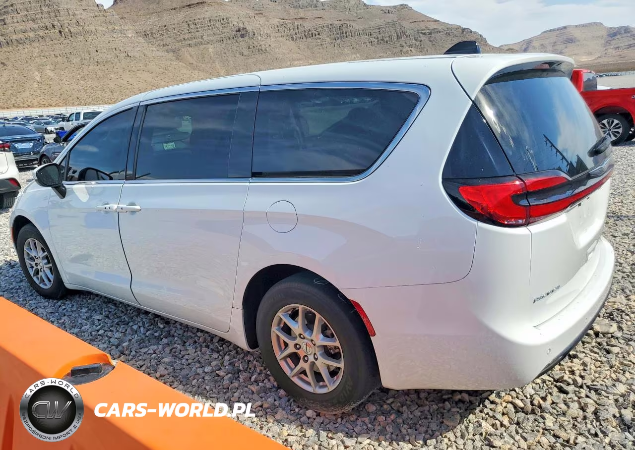 2023 Chrysler Pacifica Touring L VIN:2C4RC1BG4PR531264 - 2