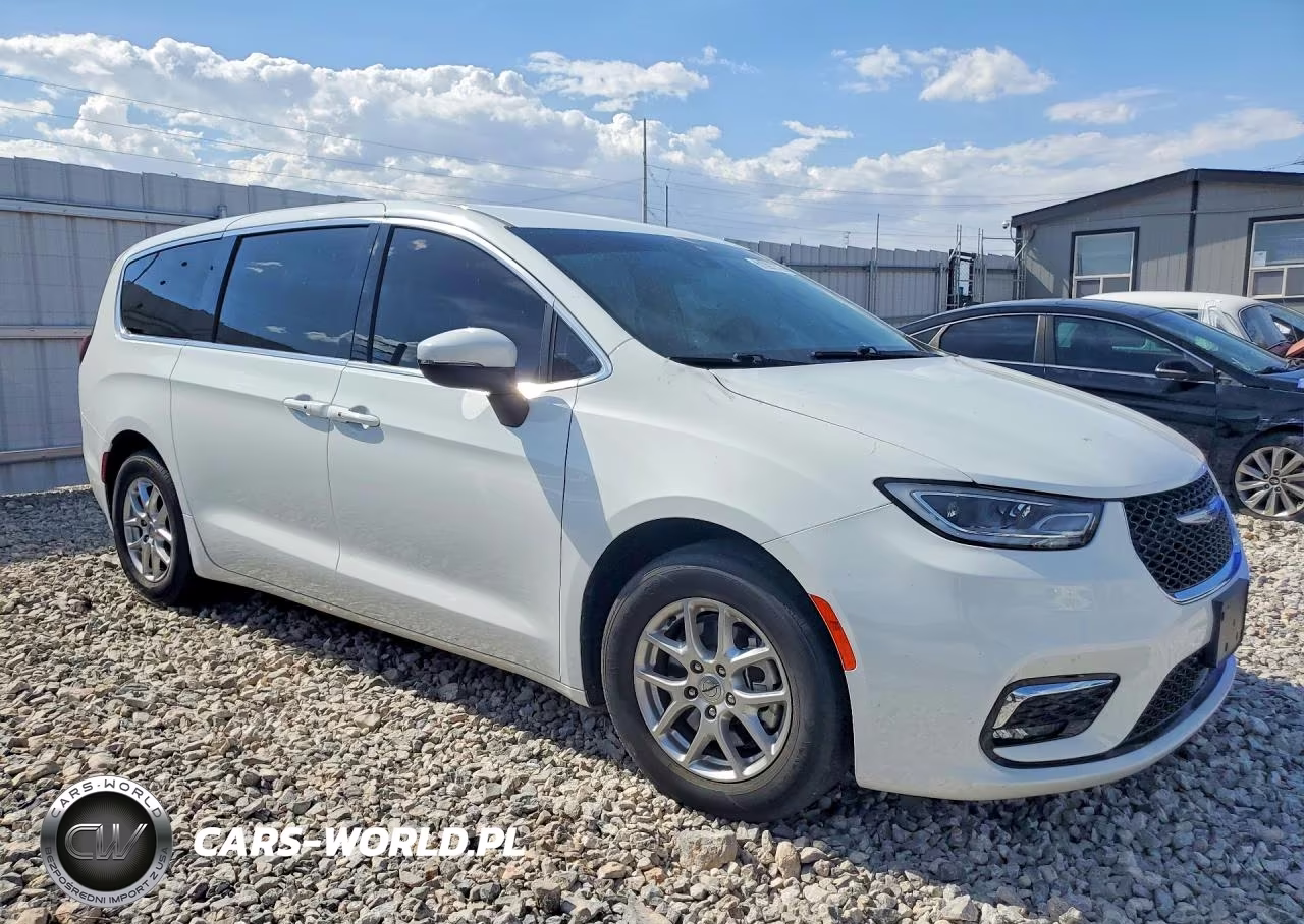 2023 Chrysler Pacifica Touring L VIN:2C4RC1BG4PR531264 - 4