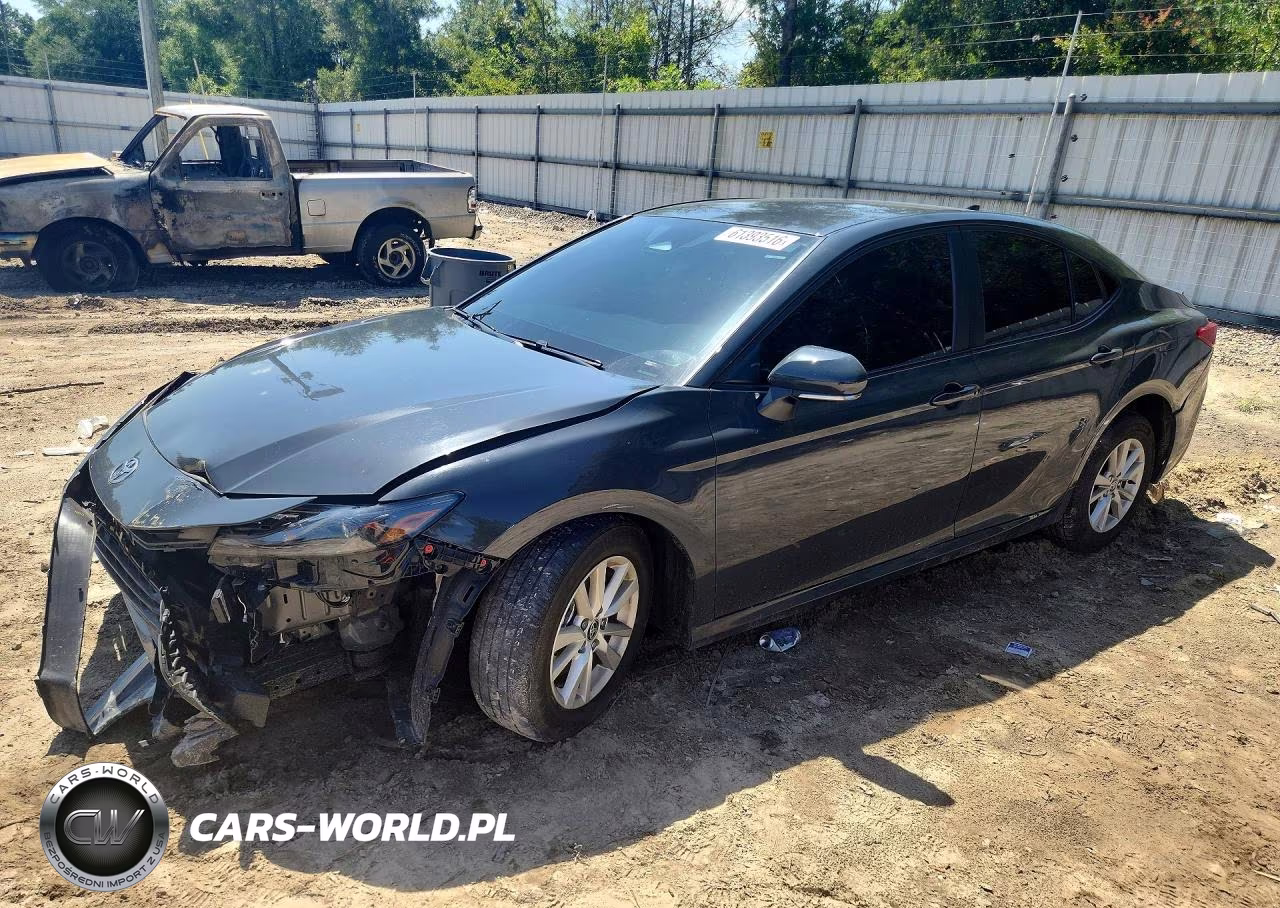 2025 Toyota Camry Le – zdjęcie 1 z 12