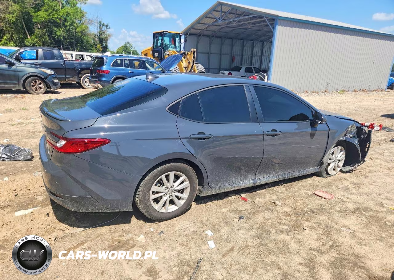 2025 Toyota Camry Le VIN:4T1DAACK5SU038607 - 3