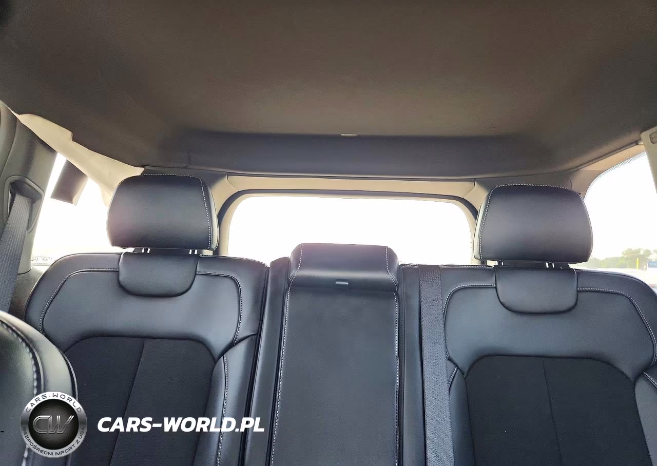 2025 Jeep Grand Cherokee Laredo VIN:1C4RJHAG4S8804319 - 10