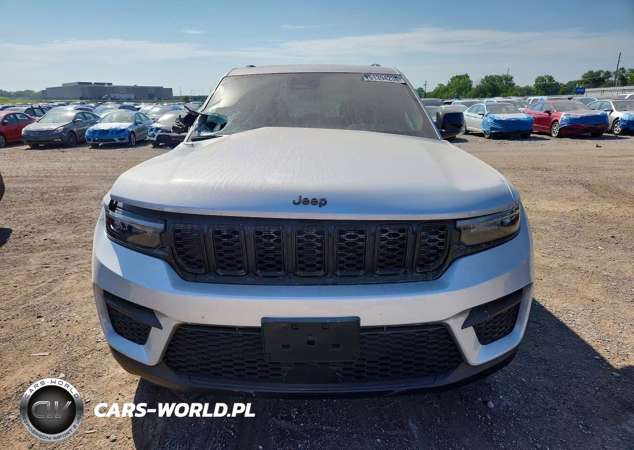 2025 Jeep Grand Cherokee Laredo VIN:1C4RJHAG4S8804319 - 5