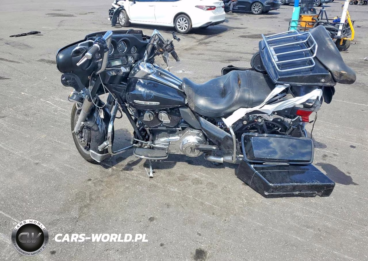 2011 Harley-Davidson Flhtk VIN:1HD1KEM12BB644457 - 3